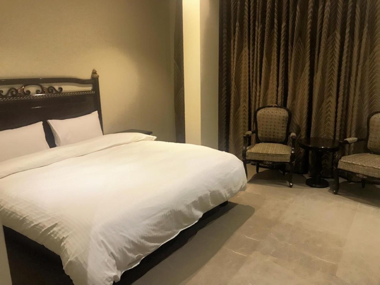 Seven Starshotel Lahore Eksteriør bilde